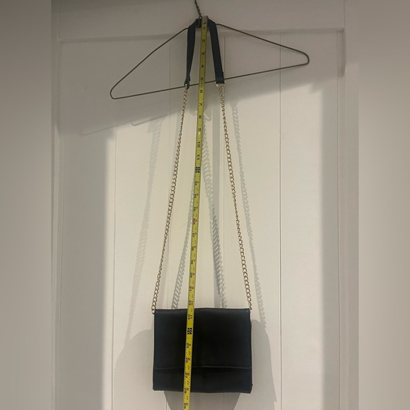 Indigo shoulder purse with chain - Picture 3 of 3